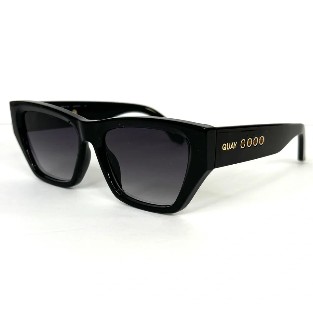 QUAY Australia NEW No Apologies Angled Square Sunglasses NEW Black Smoke